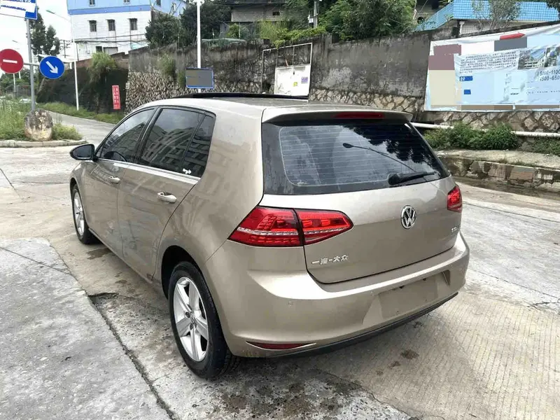 Vehicle photo 5
