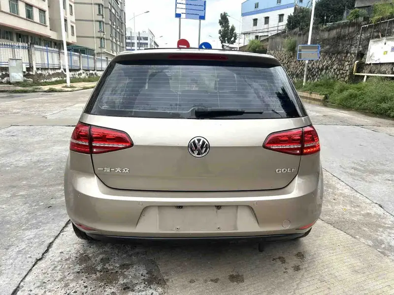Vehicle photo 7