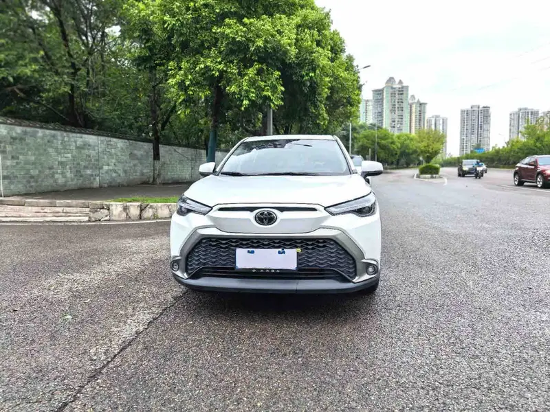Vehicle photo 3