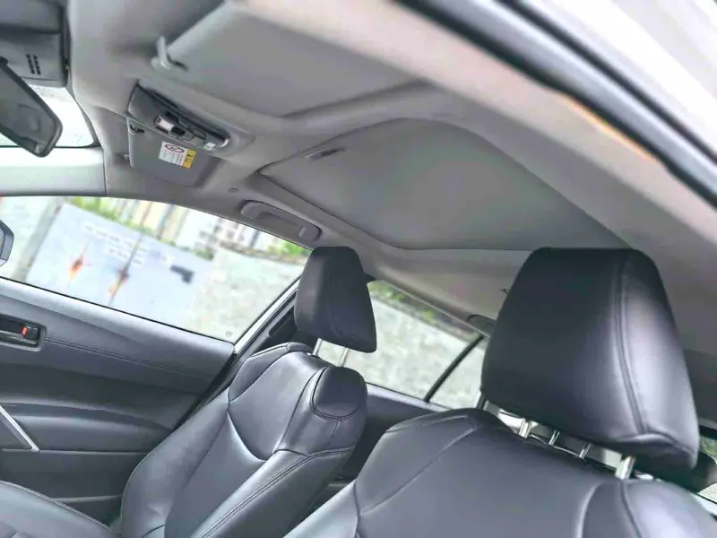 Vehicle photo 7