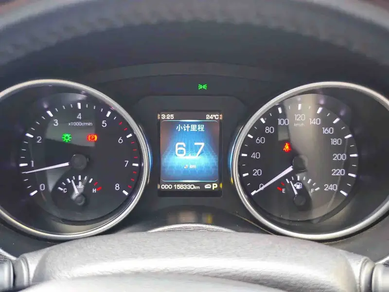 Vehicle photo 9