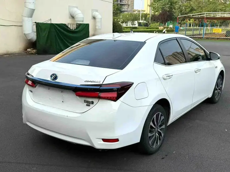 Vehicle photo 4