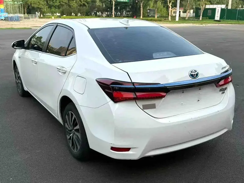 Vehicle photo 5