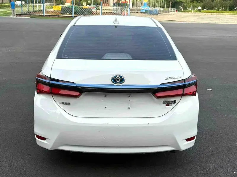 Vehicle photo 6