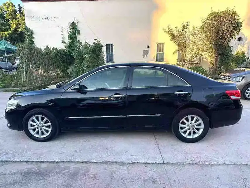 Vehicle photo 4