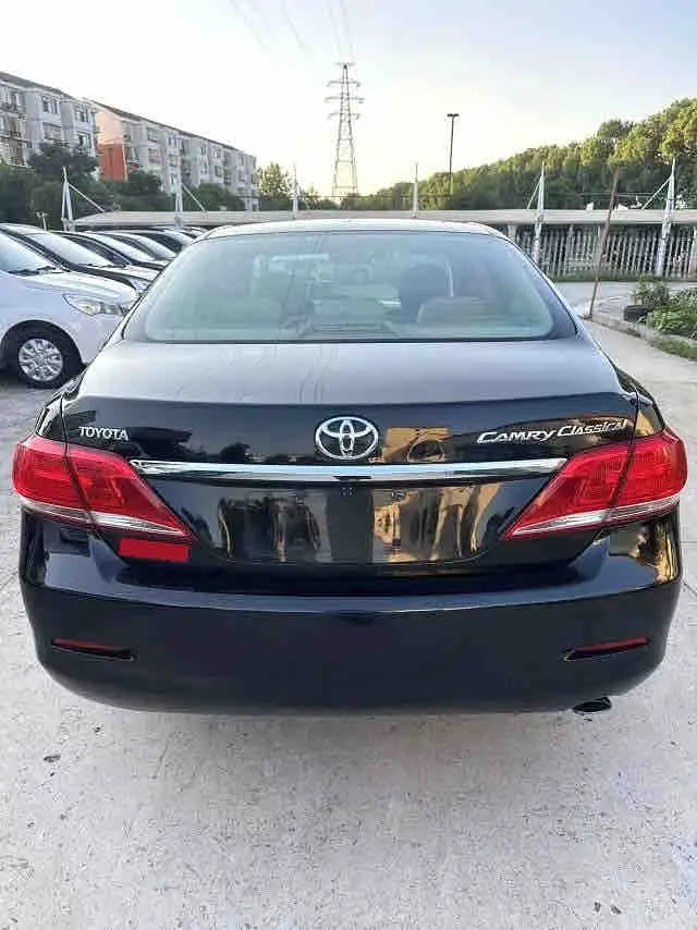 Vehicle photo 6
