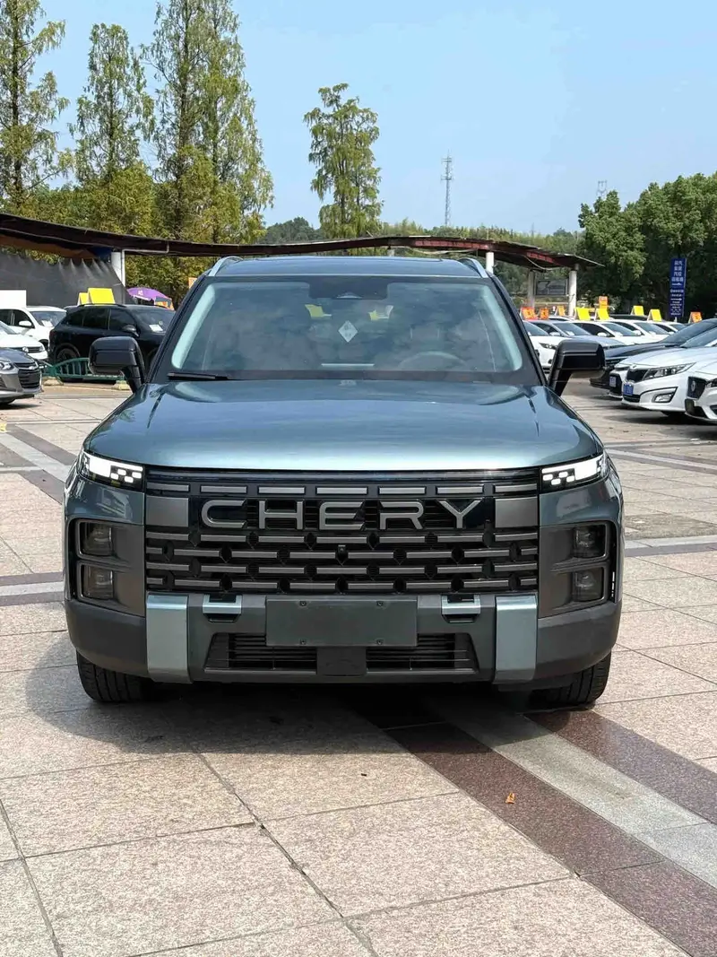 Vehicle photo 2