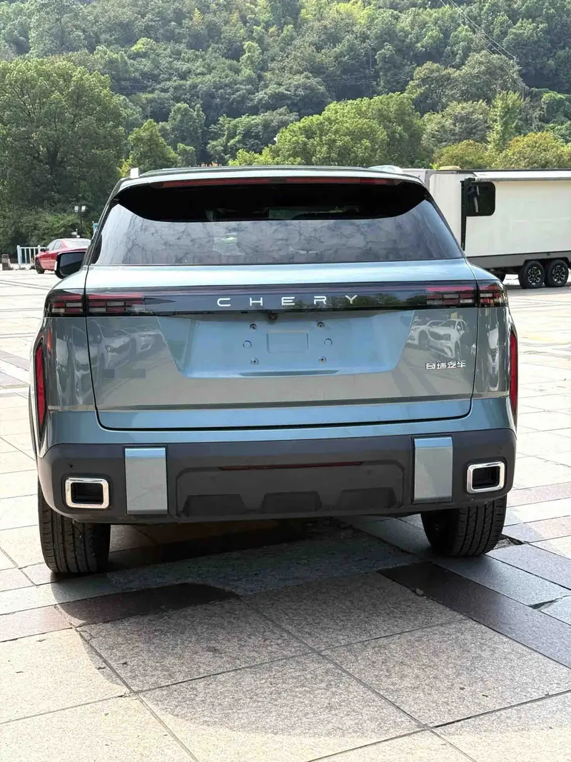 Vehicle photo 4