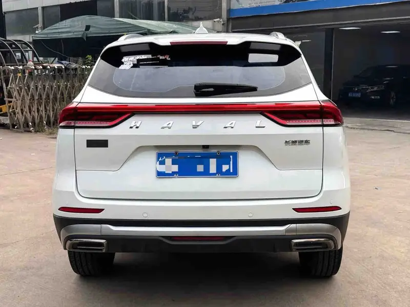 Vehicle photo 5