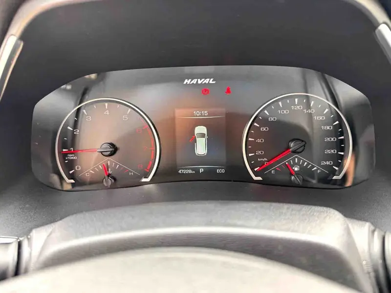 Vehicle photo 10