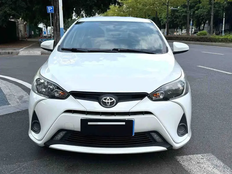 Vehicle photo 2