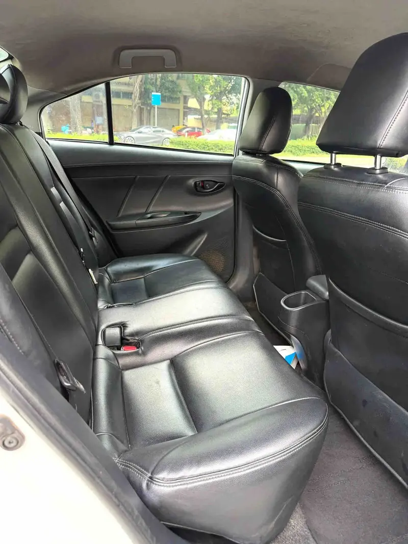 Vehicle photo 9