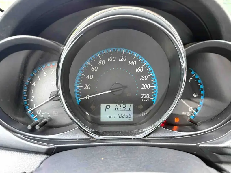 Vehicle photo 10
