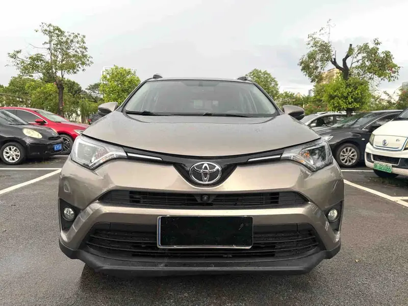Vehicle photo 3
