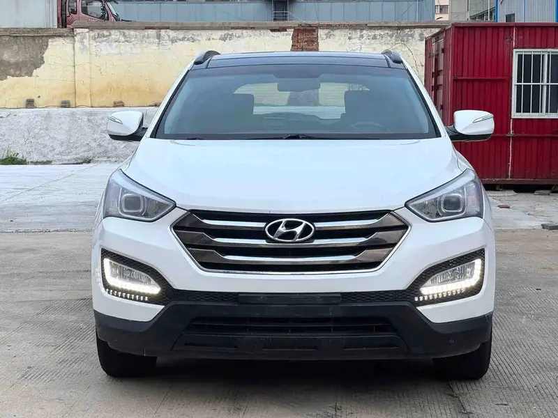 Vehicle photo 2