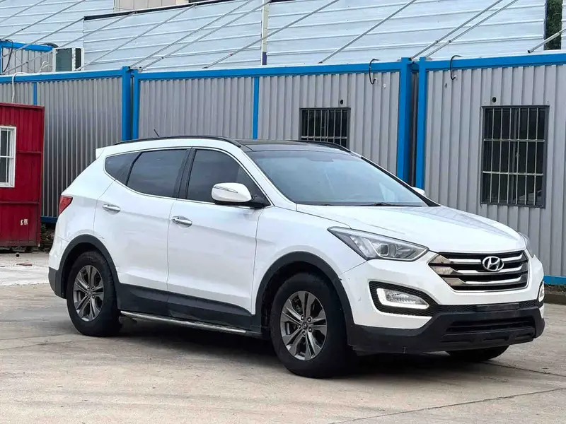 Vehicle photo 3