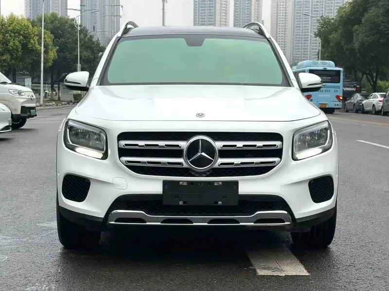 Vehicle photo 2