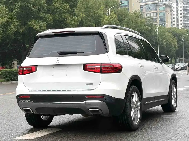 Vehicle photo 7