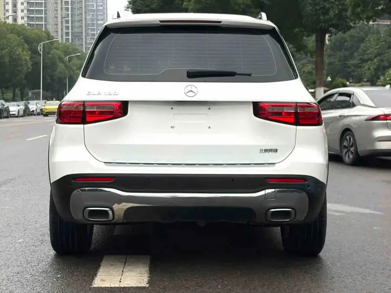 Vehicle photo 8
