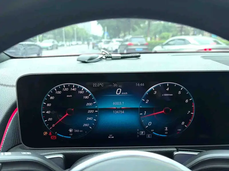 Vehicle photo 14