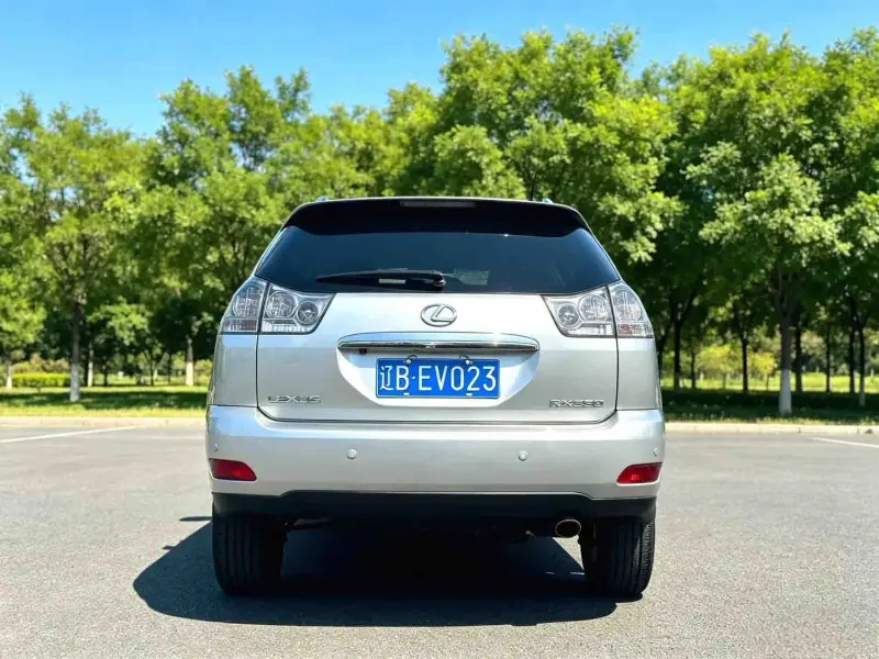 Vehicle photo 3