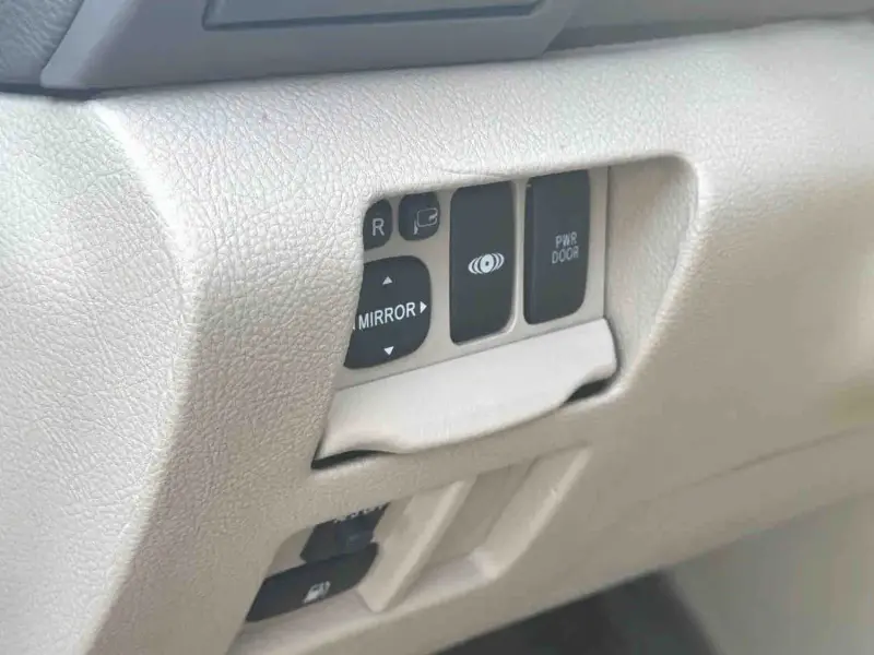 Vehicle photo 7