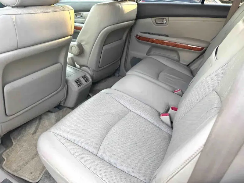Vehicle photo 8