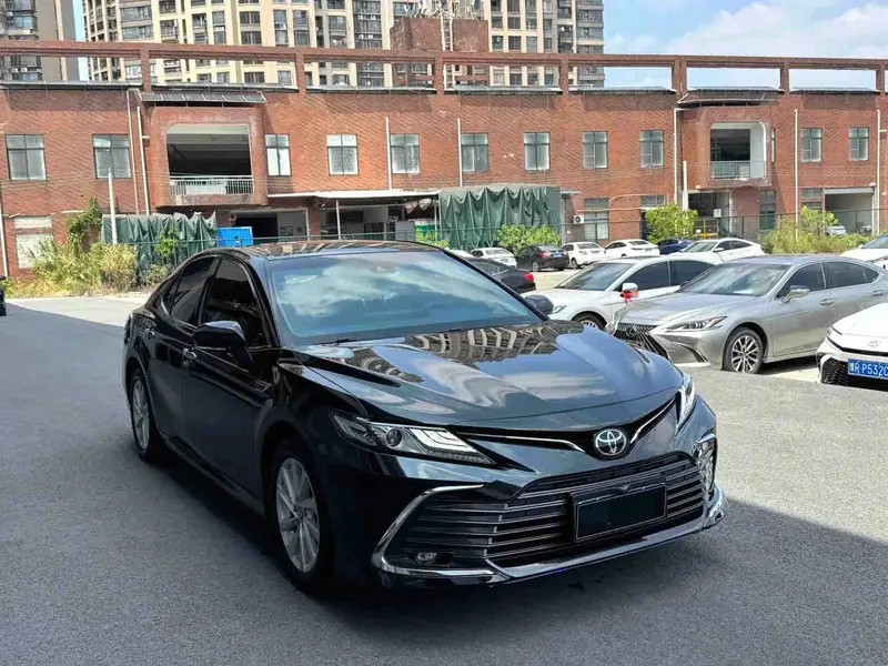 Vehicle photo 2