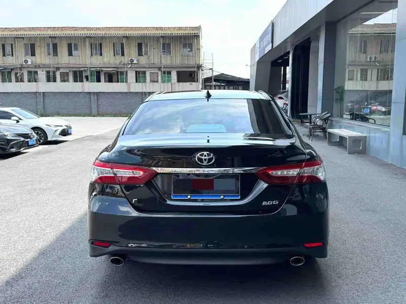 Vehicle photo 4
