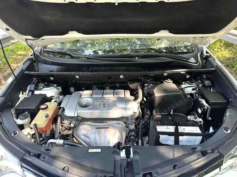 Vehicle photo 6