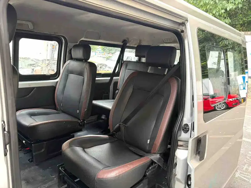 Vehicle photo 4