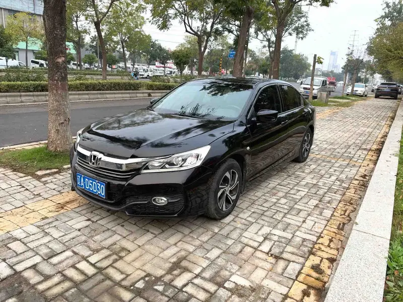 Vehicle photo 1