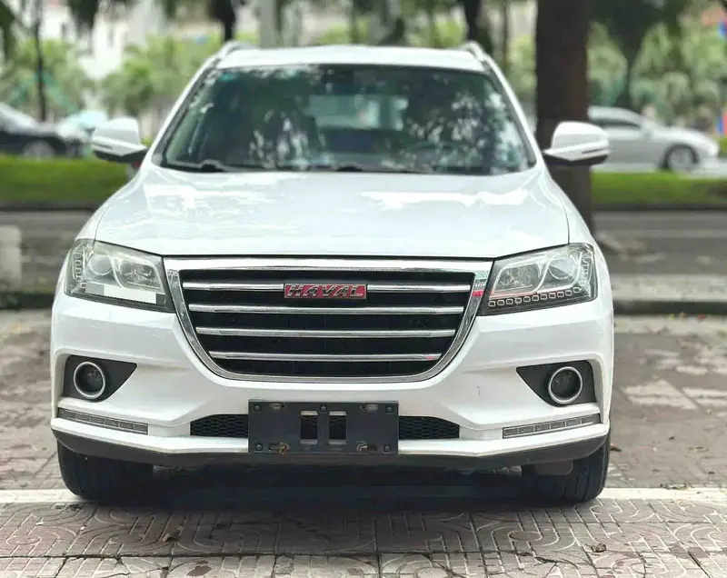 Vehicle photo 2