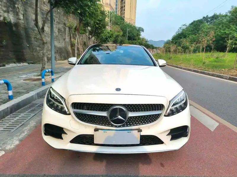 Vehicle photo 2