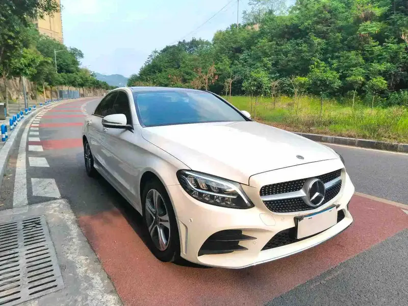 Vehicle photo 3