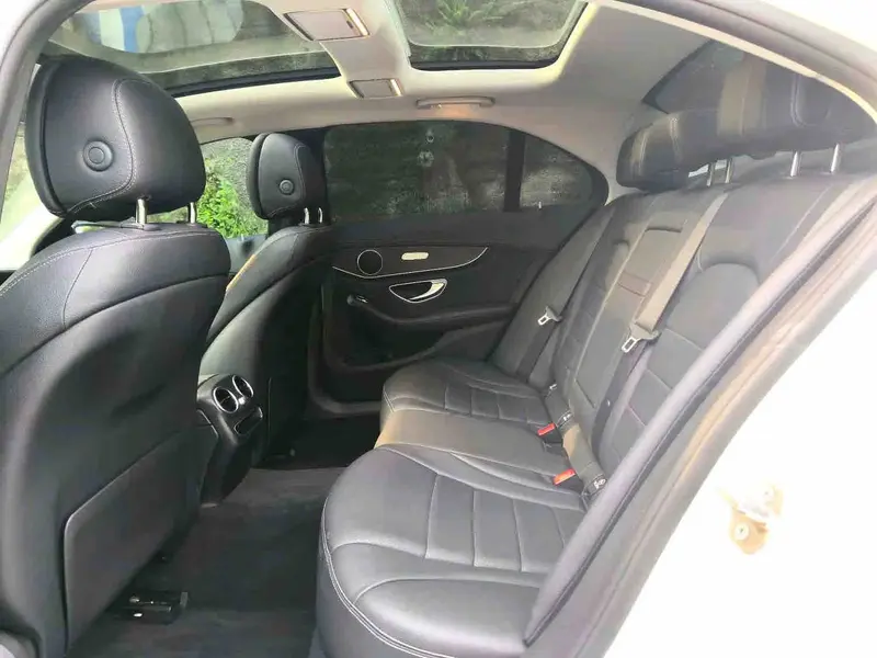 Vehicle photo 5