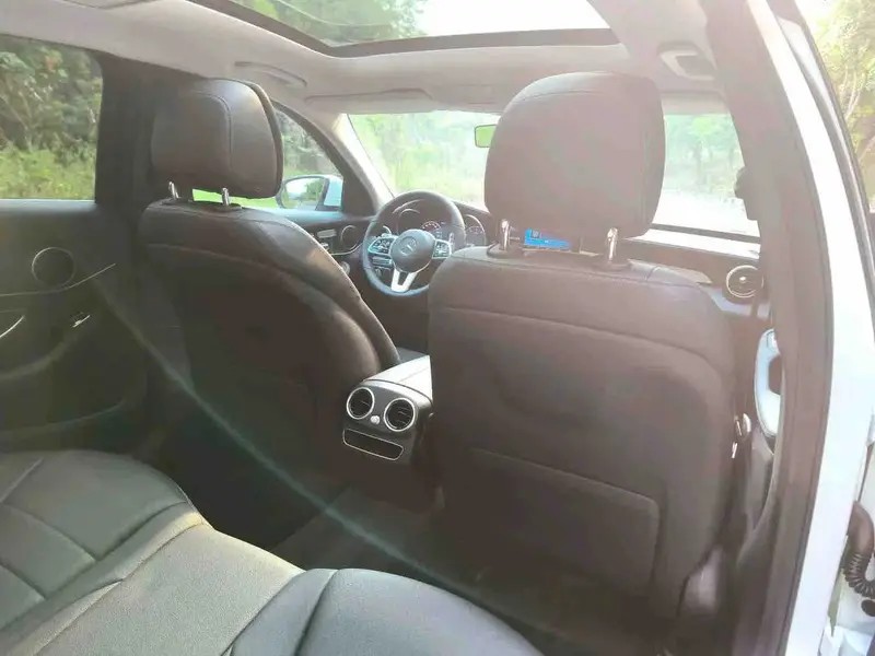 Vehicle photo 7