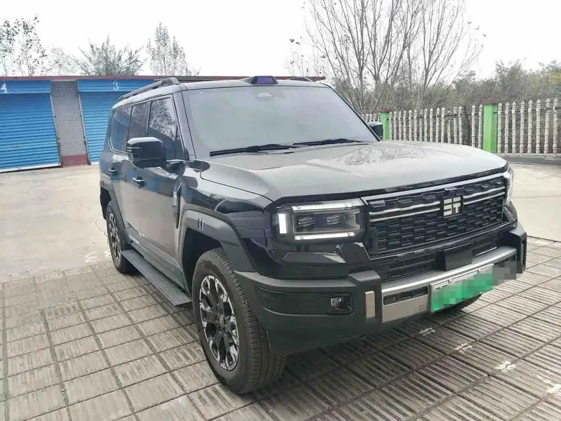 Vehicle photo 2