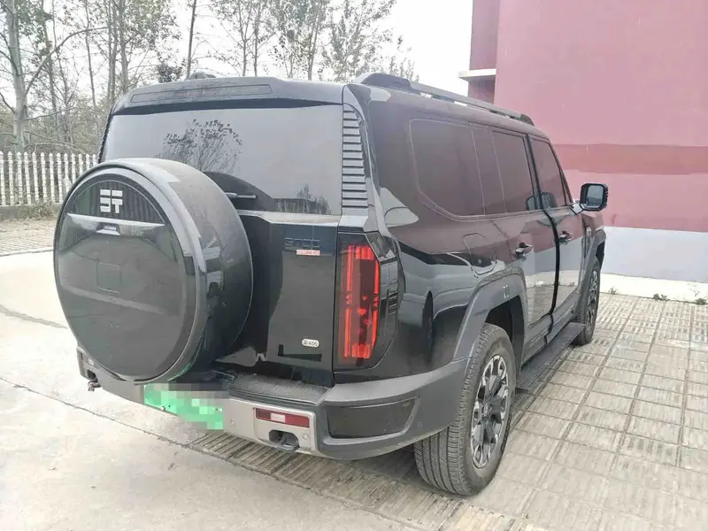Vehicle photo 4