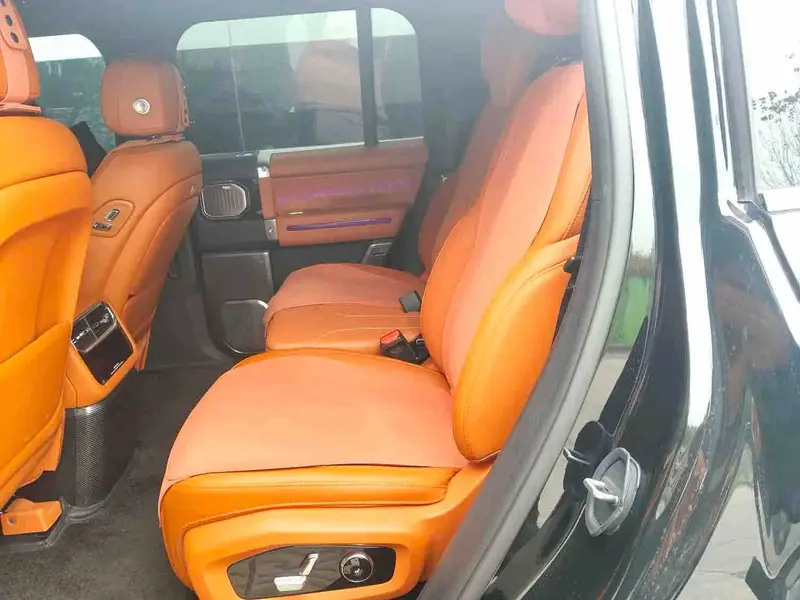 Vehicle photo 5