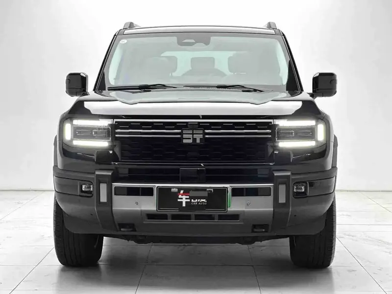 Vehicle photo 2