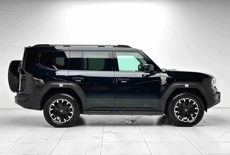 Vehicle photo 3