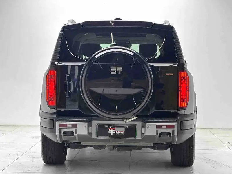 Vehicle photo 4