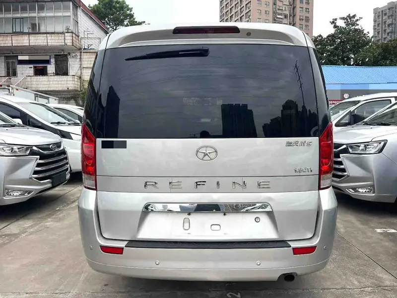 Vehicle photo 5