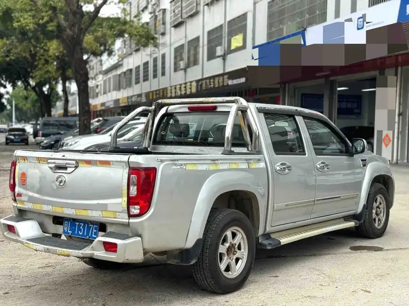 Vehicle photo 3