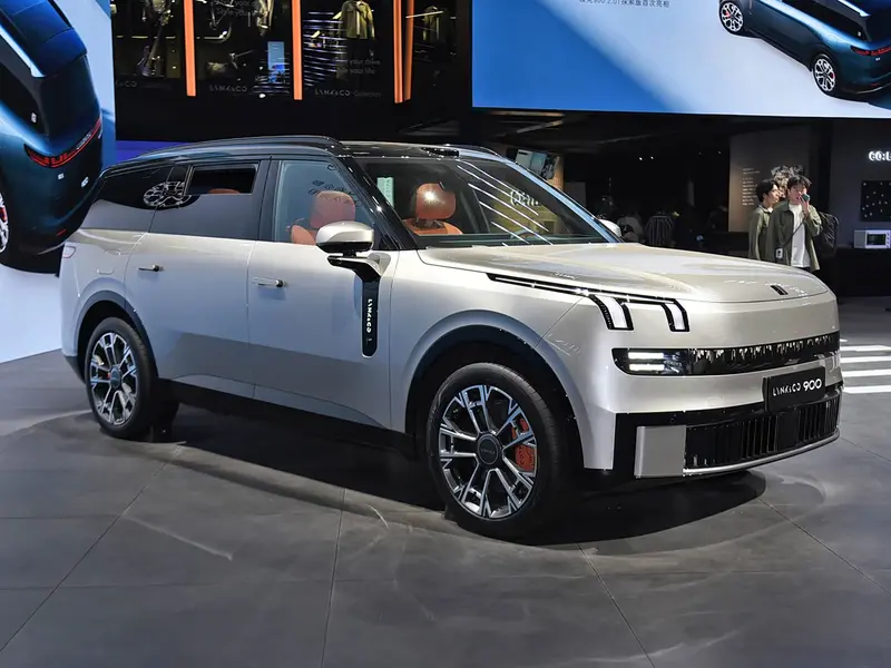 Vehicle photo 2