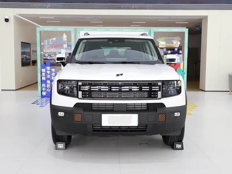 Vehicle photo 2