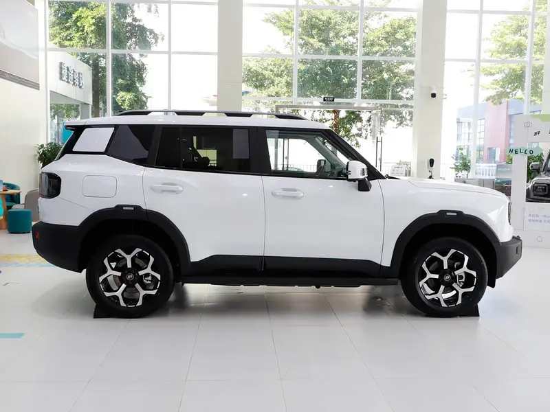 Vehicle photo 4