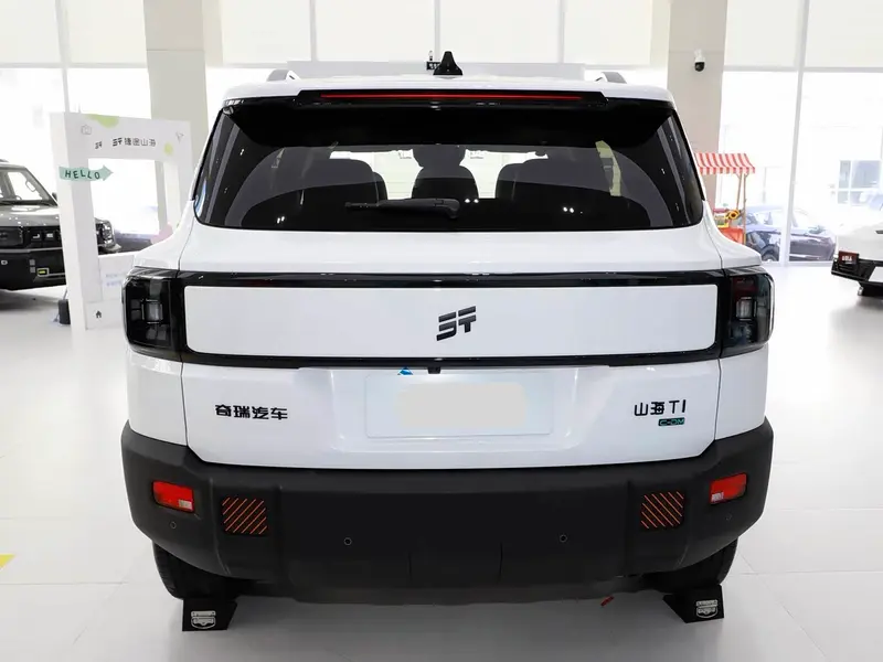 Vehicle photo 6