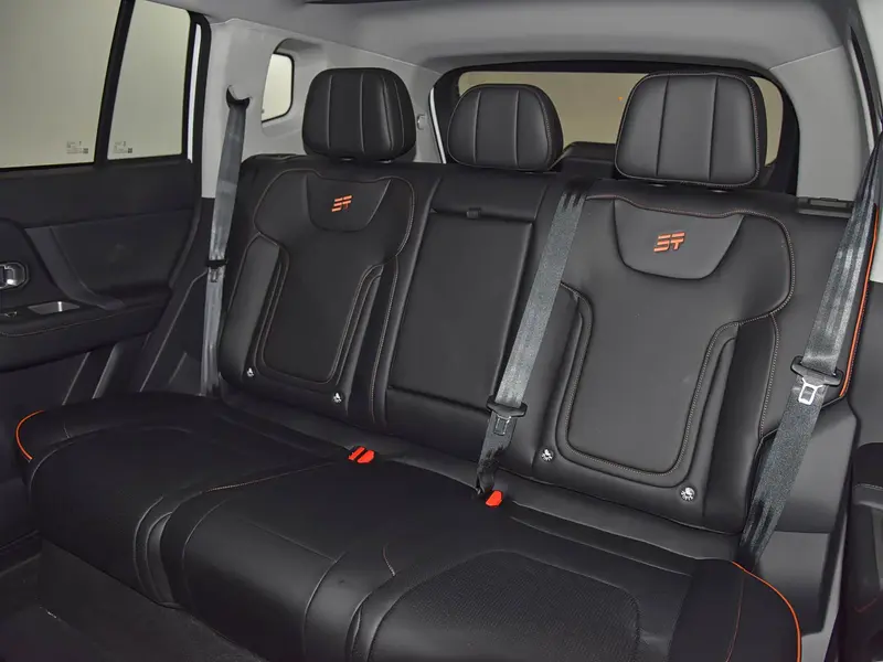 Vehicle photo 10